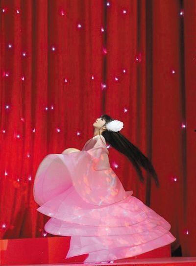 杨彩旗春晚爆料了吗视频,揭秘幕后真相